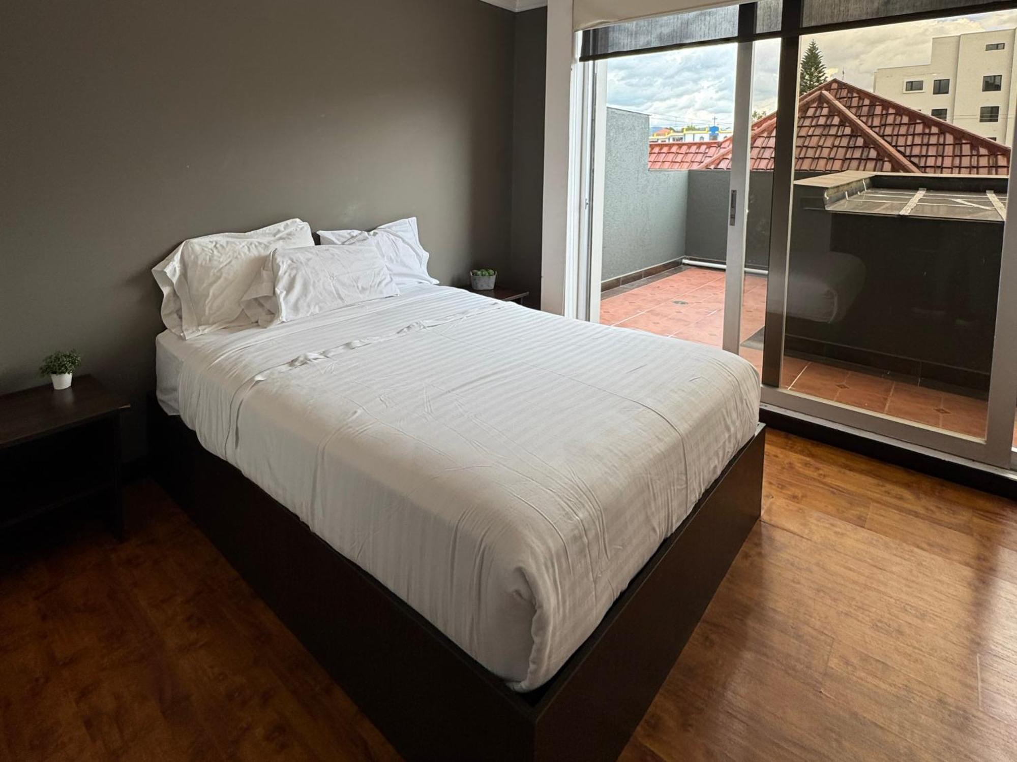 Gaviota Apartments & Suites Cuenca Exterior photo