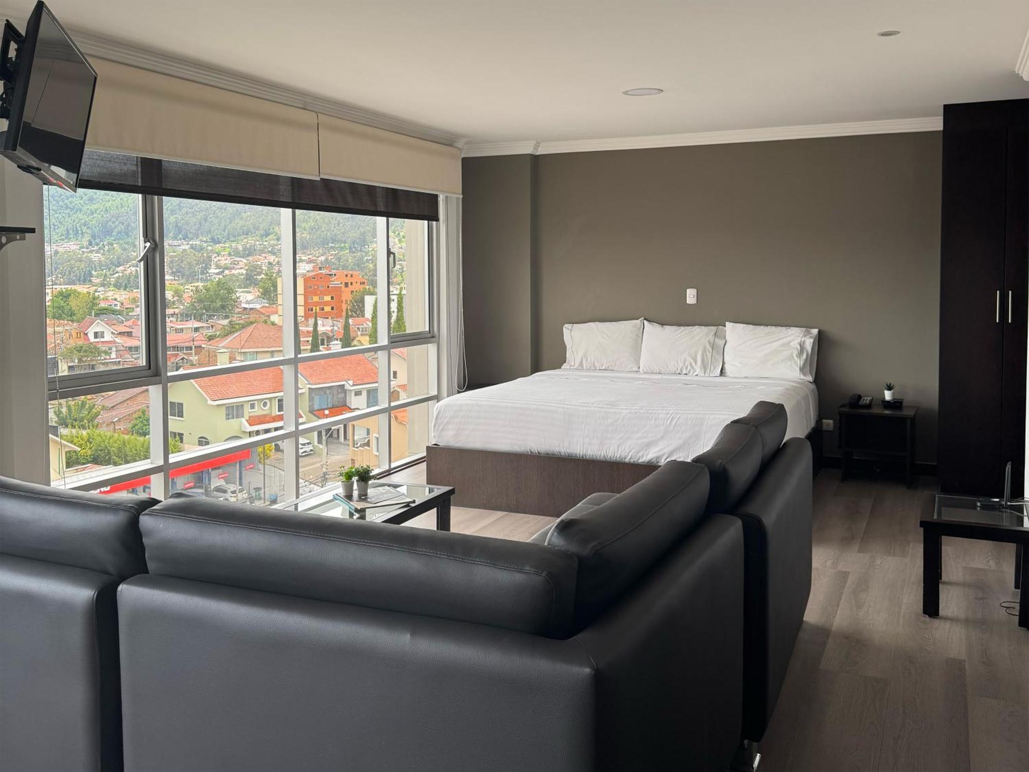 Gaviota Apartments & Suites Cuenca Exterior photo