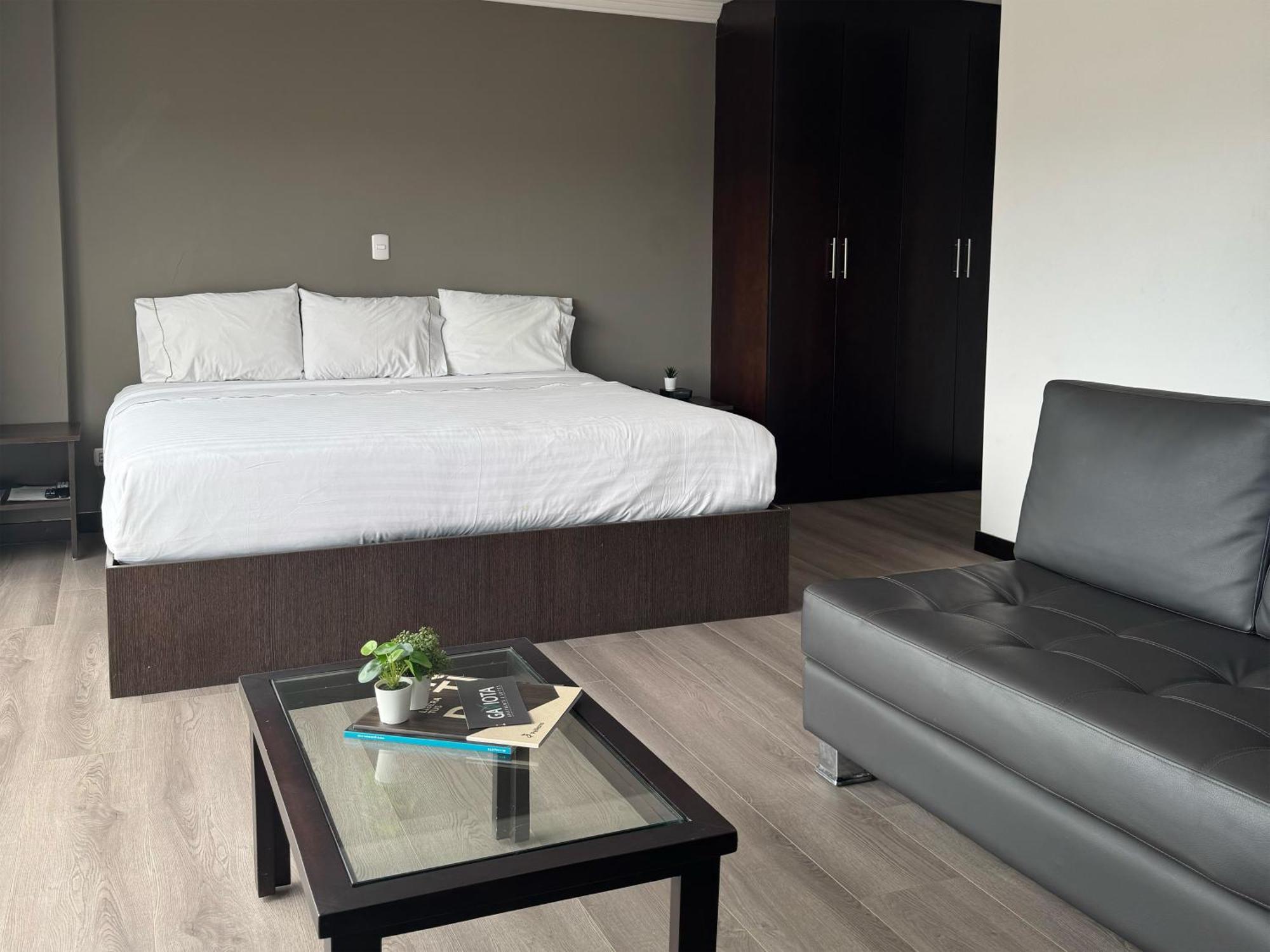 Gaviota Apartments & Suites Cuenca Exterior photo